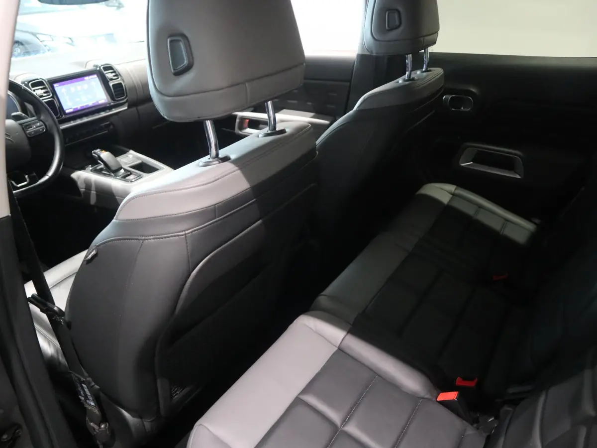 1.6 Plug-in Hybrid 225 Shine STOELMASSAGE - STOELVERWARMING - NAVIGATIE