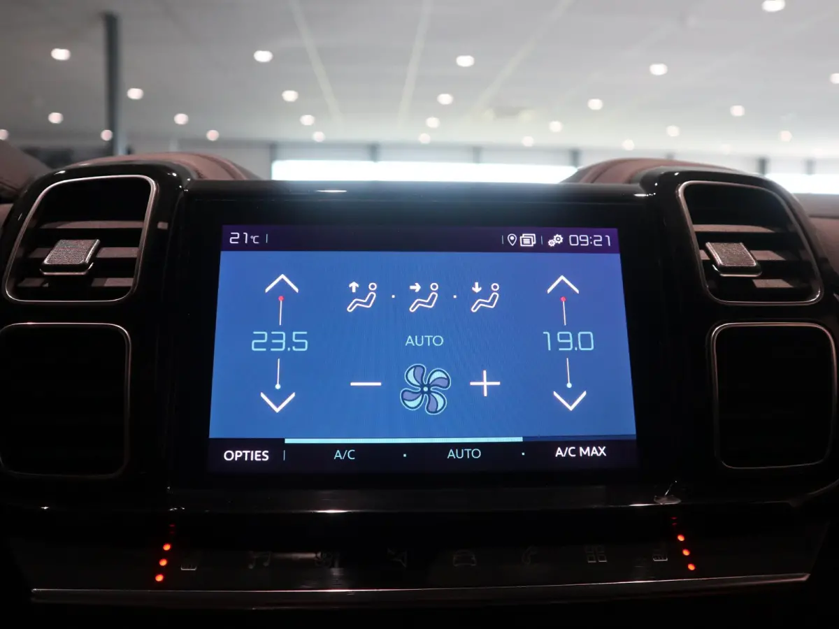 1.6 Plug-in Hybrid 225 Shine STOELMASSAGE - STOELVERWARMING - NAVIGATIE