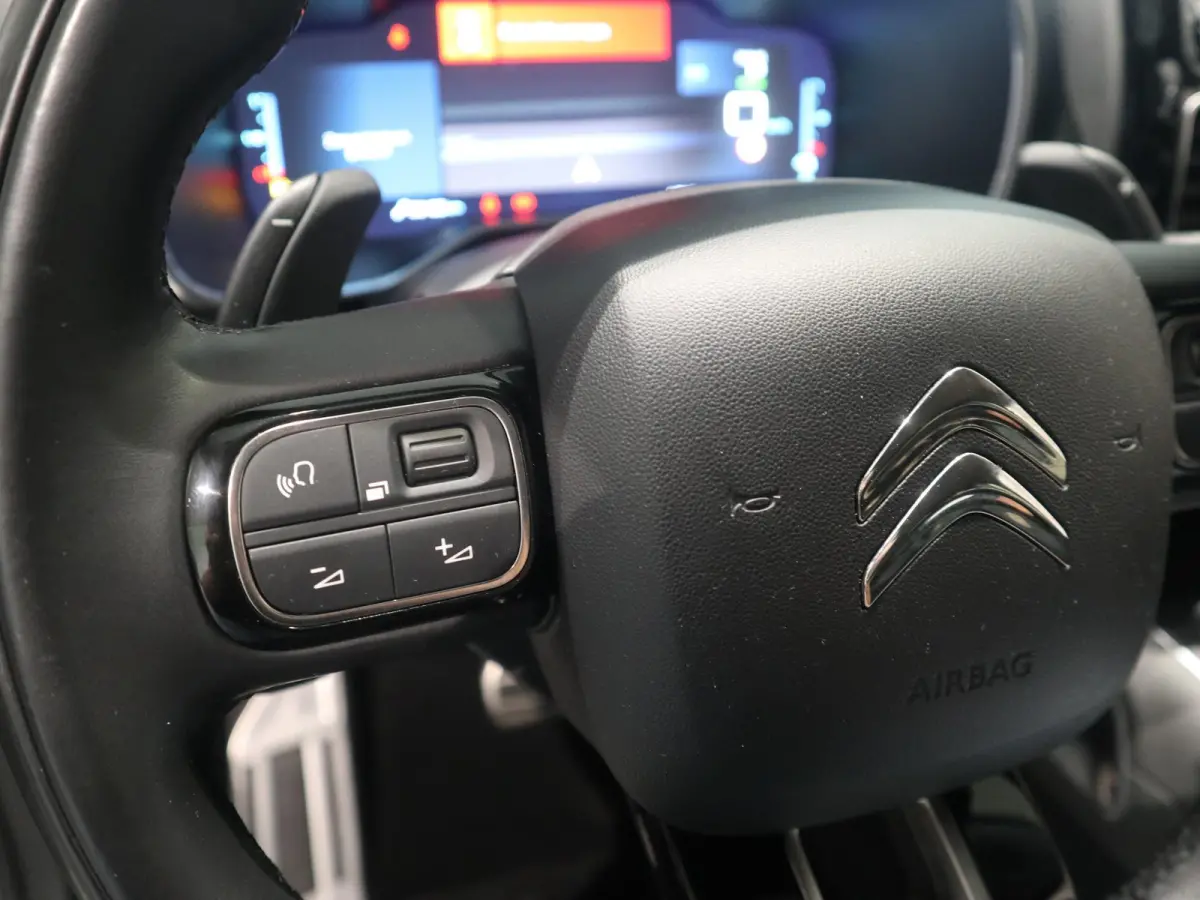1.6 Plug-in Hybrid 225 Shine STOELMASSAGE - STOELVERWARMING - NAVIGATIE