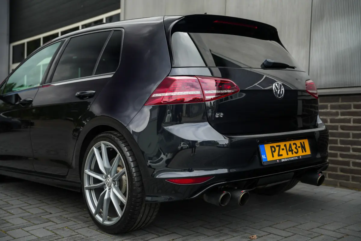R 2.0 TSI 301 pk 4Motion / Eventuri-Intake/ Pano-Dak/ Dynaudio/ Keyless/ Select-Drive/ Leder/ Sport-Stoelen/ Stoel.Verw/ Apple-Carplay/ 19'' LMV