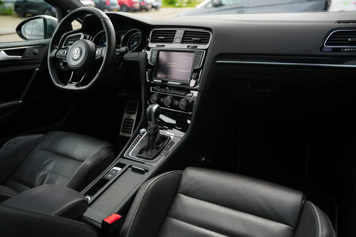 R 2.0 TSI 301 pk 4Motion / Eventuri-Intake/ Pano-Dak/ Dynaudio/ Keyless/ Select-Drive/ Leder/ Sport-Stoelen/ Stoel.Verw/ Apple-Carplay/ 19'' LMV