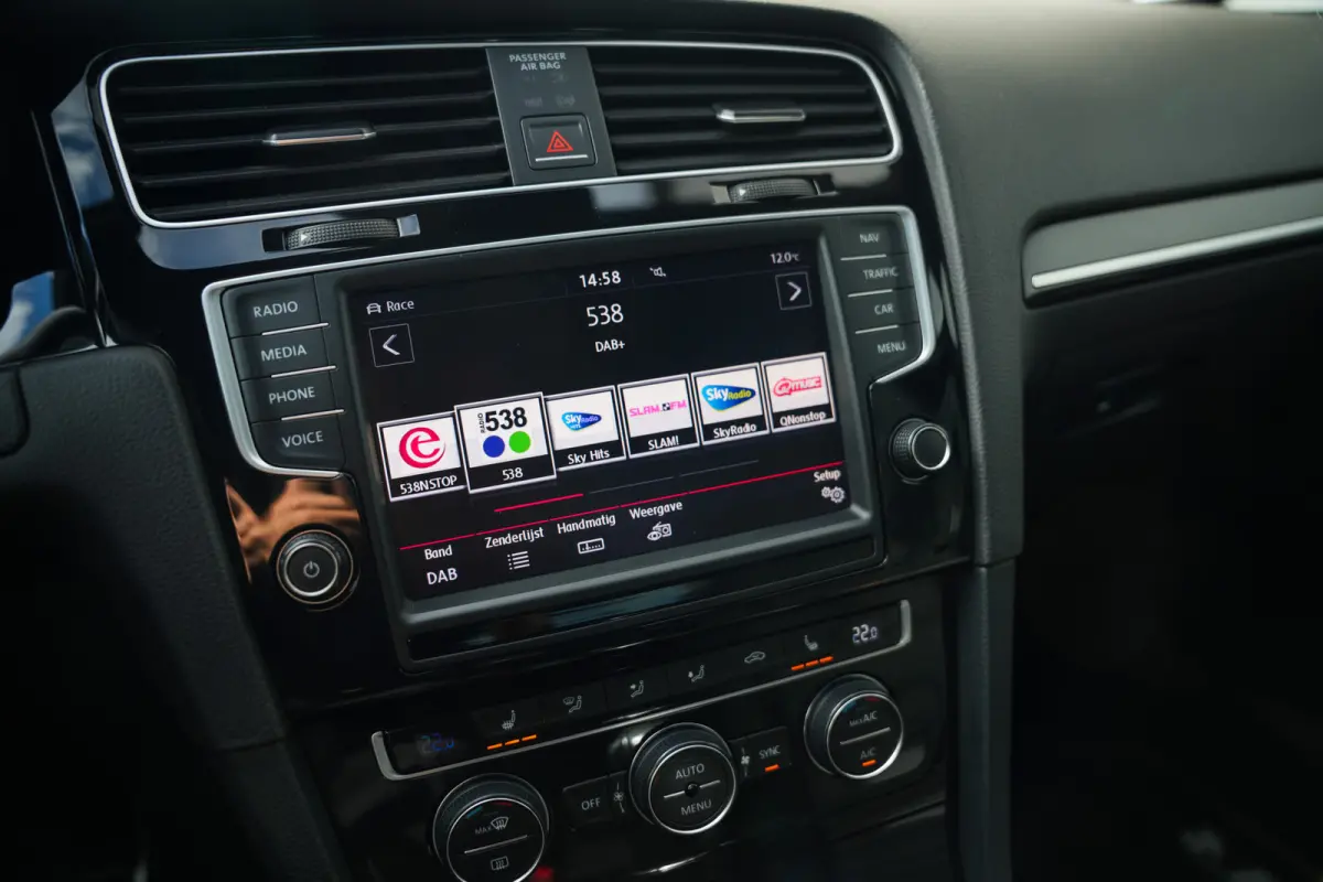 R 2.0 TSI 301 pk 4Motion / Eventuri-Intake/ Pano-Dak/ Dynaudio/ Keyless/ Select-Drive/ Leder/ Sport-Stoelen/ Stoel.Verw/ Apple-Carplay/ 19'' LMV