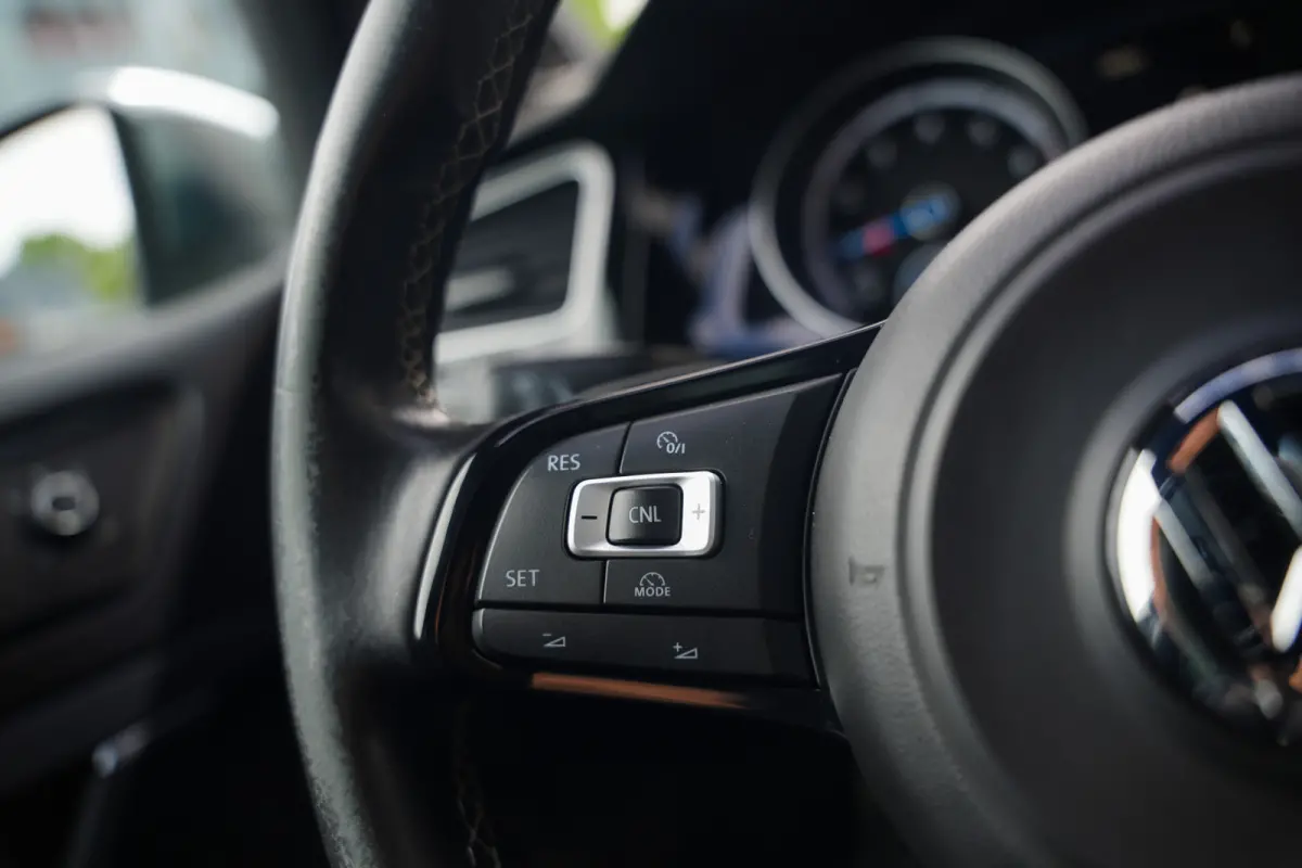 R 2.0 TSI 301 pk 4Motion / Eventuri-Intake/ Pano-Dak/ Dynaudio/ Keyless/ Select-Drive/ Leder/ Sport-Stoelen/ Stoel.Verw/ Apple-Carplay/ 19'' LMV