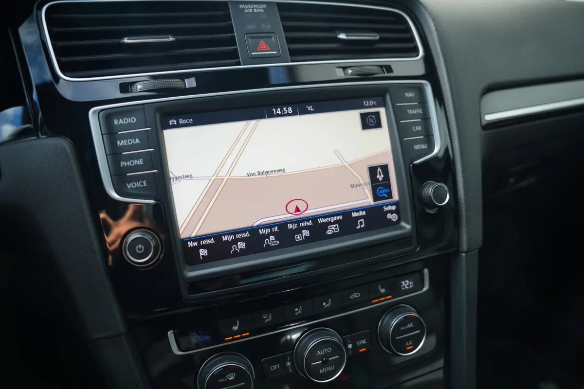 R 2.0 TSI 301 pk 4Motion / Eventuri-Intake/ Pano-Dak/ Dynaudio/ Keyless/ Select-Drive/ Leder/ Sport-Stoelen/ Stoel.Verw/ Apple-Carplay/ 19'' LMV