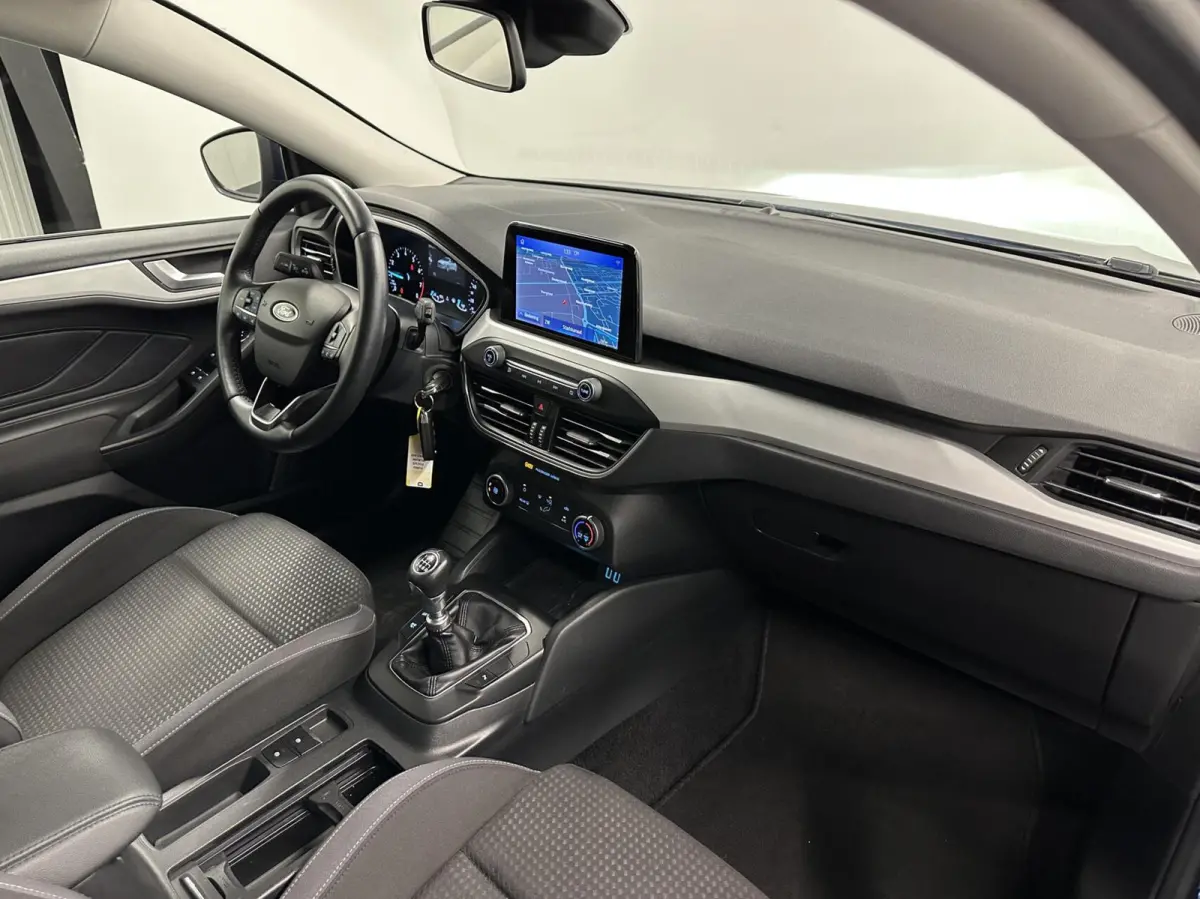 1.0 EcoBoost Trend Edition Business CAMERA CARPLAY NAVI LM.