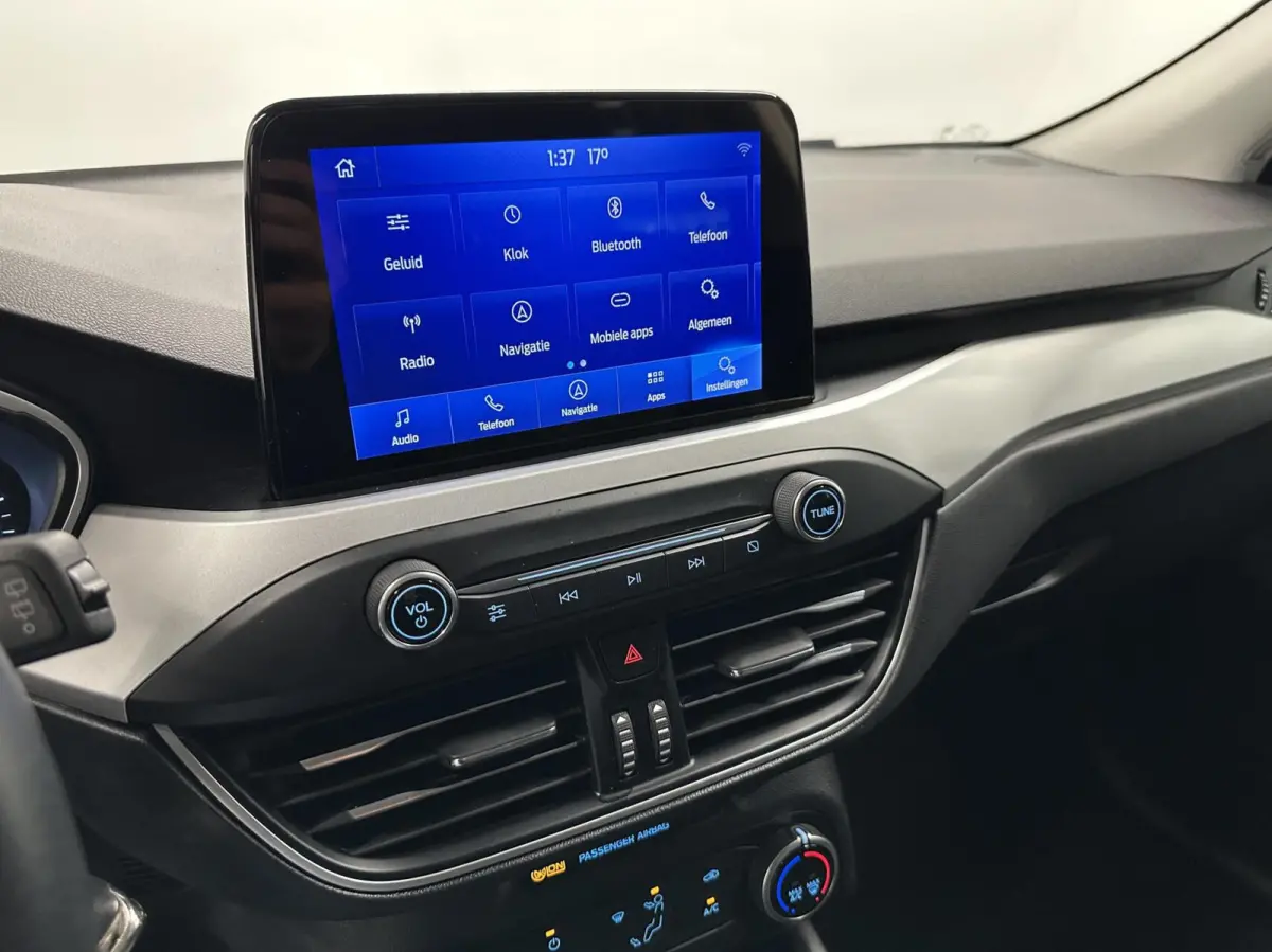 1.0 EcoBoost Trend Edition Business CAMERA CARPLAY NAVI LM.