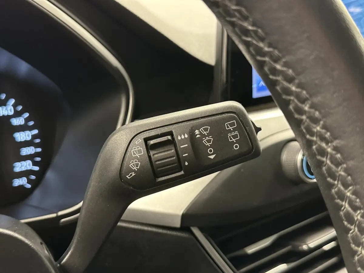 1.0 EcoBoost Trend Edition Business CAMERA CARPLAY NAVI LM.