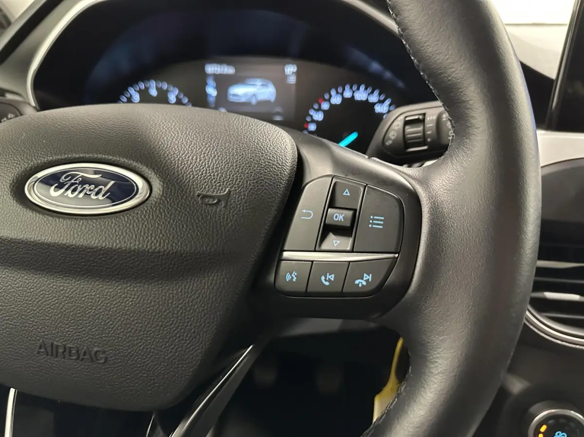 1.0 EcoBoost Trend Edition Business CAMERA CARPLAY NAVI LM.