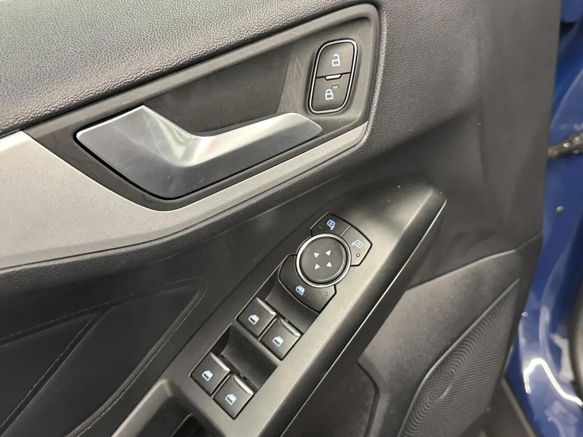 1.0 EcoBoost Trend Edition Business CAMERA CARPLAY NAVI LM.