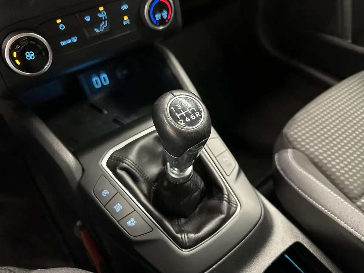 1.0 EcoBoost Trend Edition Business CAMERA CARPLAY NAVI LM.