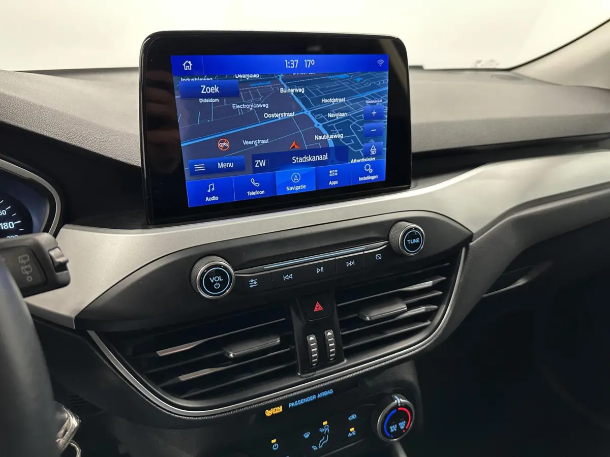 1.0 EcoBoost Trend Edition Business CAMERA CARPLAY NAVI LM.