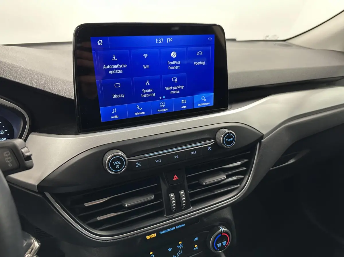 1.0 EcoBoost Trend Edition Business CAMERA CARPLAY NAVI LM.