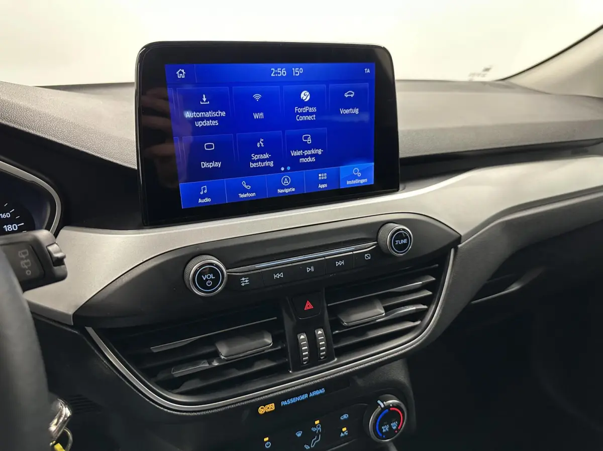 1.0 EcoBoost Trend Edition Business CAMERA CARPLAY NAVI LM.