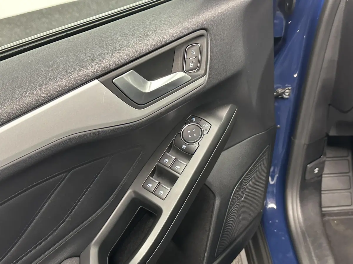 1.0 EcoBoost Trend Edition Business CAMERA CARPLAY NAVI LM.
