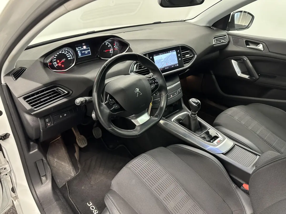 1.2 PureTech Blue Lease Premium CAMERA CARPLAY NAVI ECC CRUISE LM.