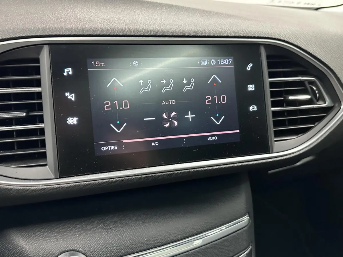 1.2 PureTech Blue Lease Premium CAMERA CARPLAY NAVI ECC CRUISE LM.