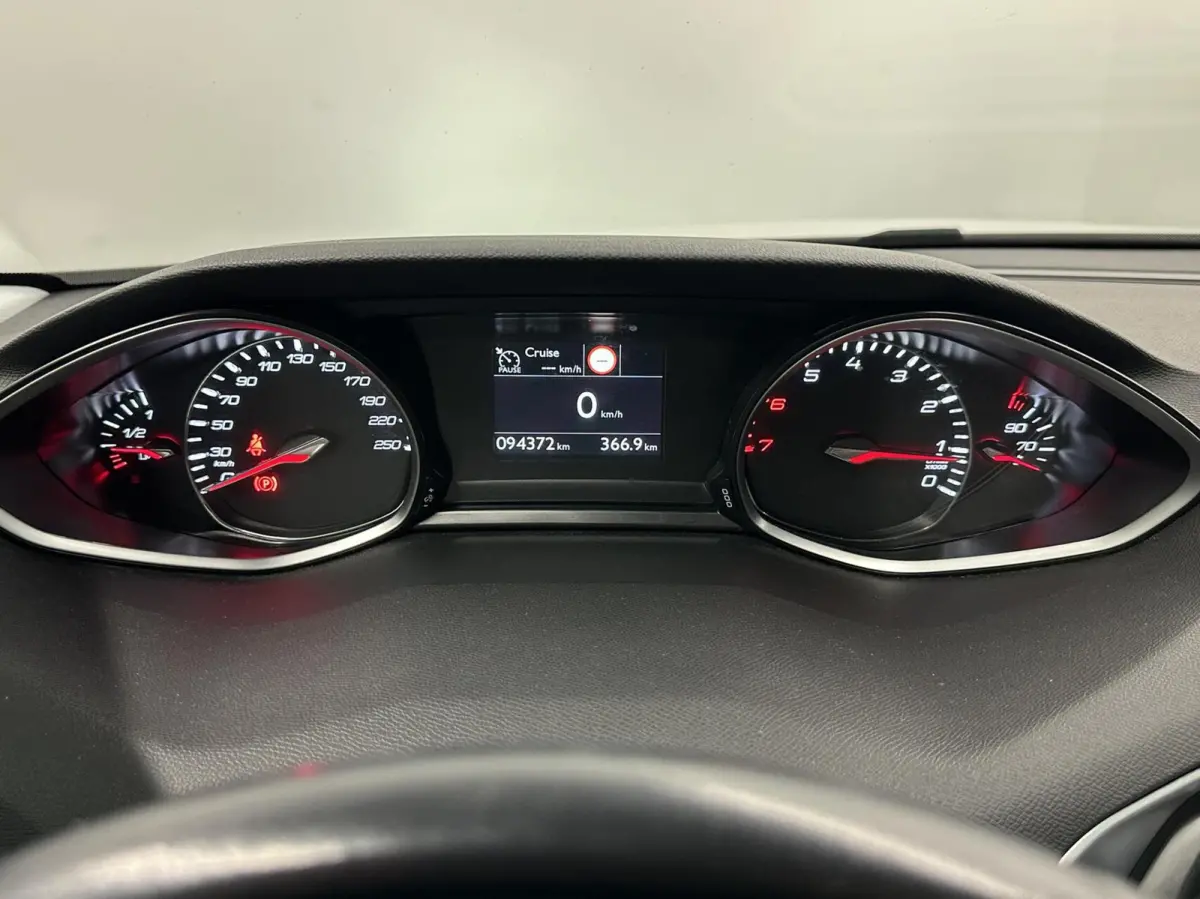 1.2 PureTech Blue Lease Premium CAMERA CARPLAY NAVI ECC CRUISE LM.