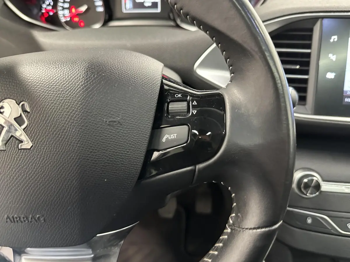 1.2 PureTech Blue Lease Premium CAMERA CARPLAY NAVI ECC CRUISE LM.