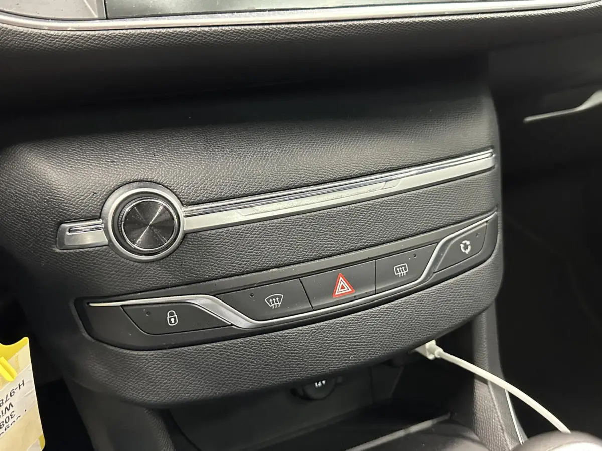 1.2 PureTech Blue Lease Premium CAMERA CARPLAY NAVI ECC CRUISE LM.