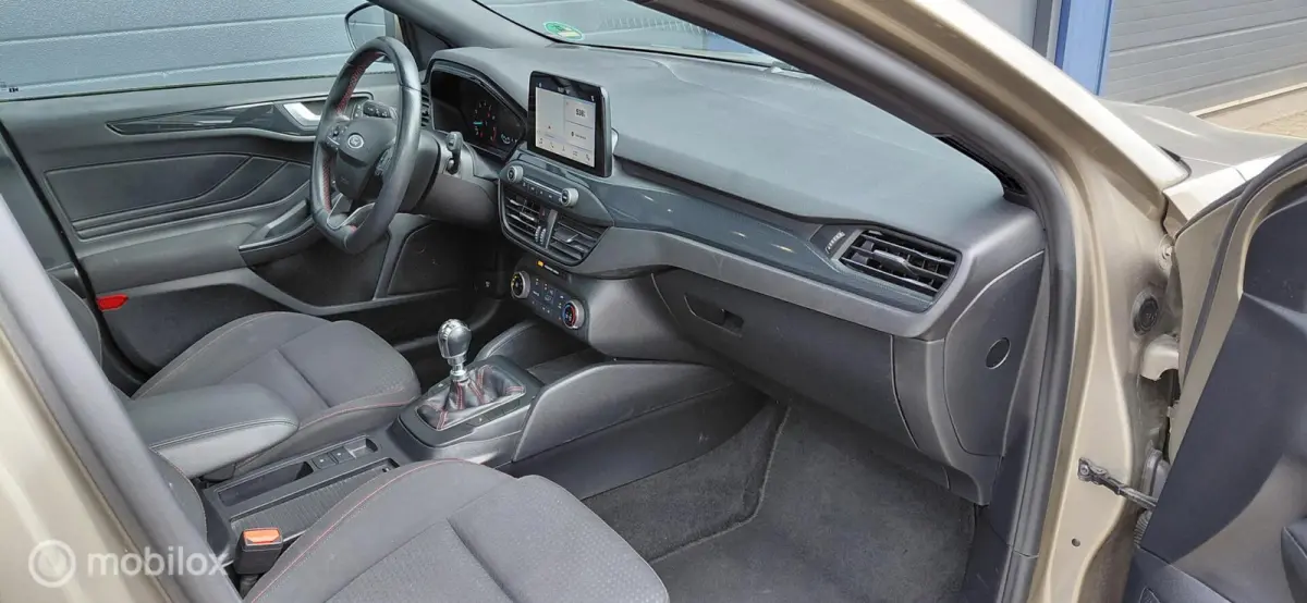 1.0 EcoBoost ST Line, Pano
