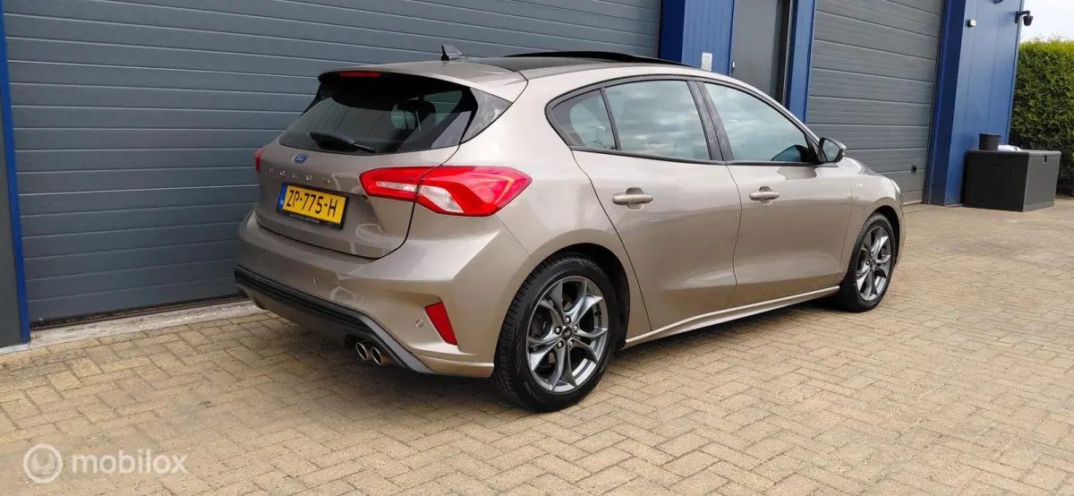 1.0 EcoBoost ST Line, Pano