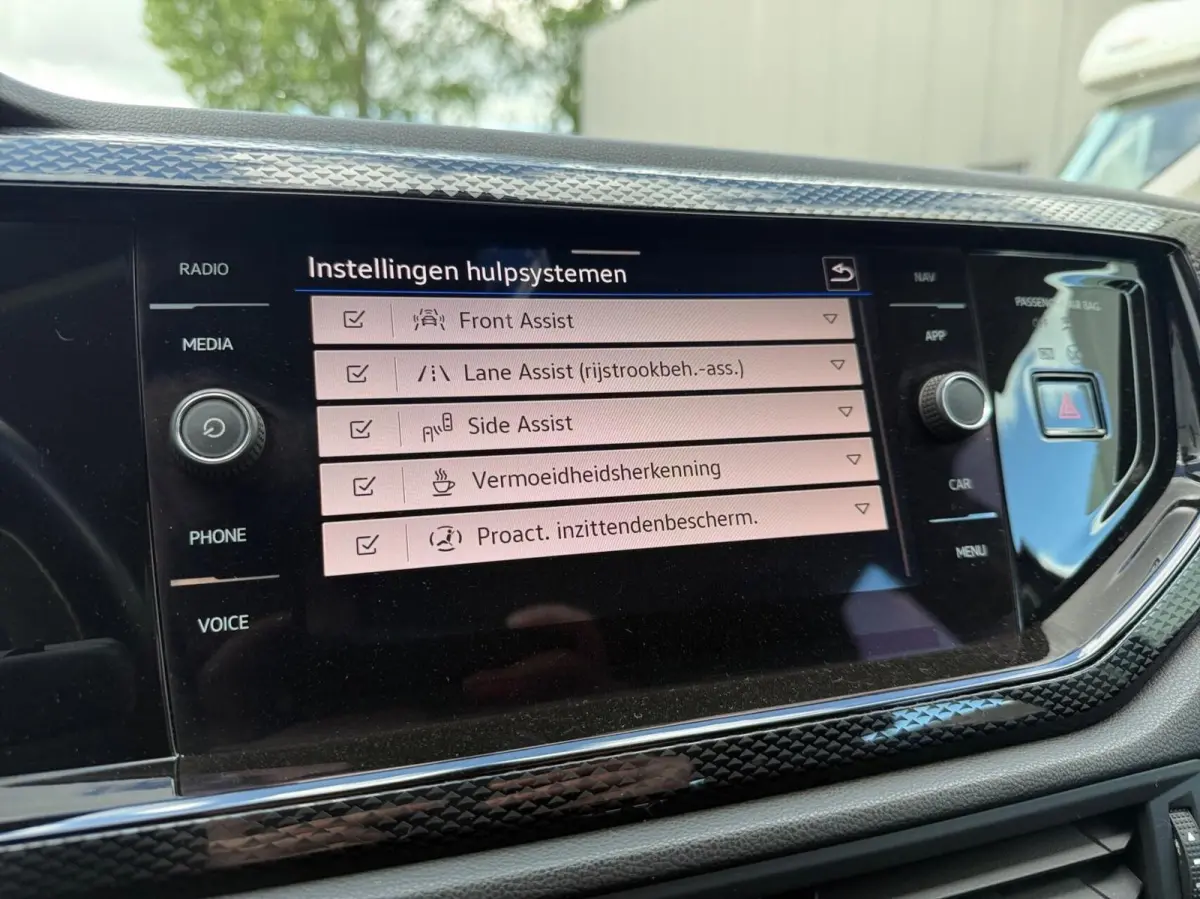 1.0 TSI R-Line*PDC*Apple Carplay*CC*DAB*Lane Assist*Airco