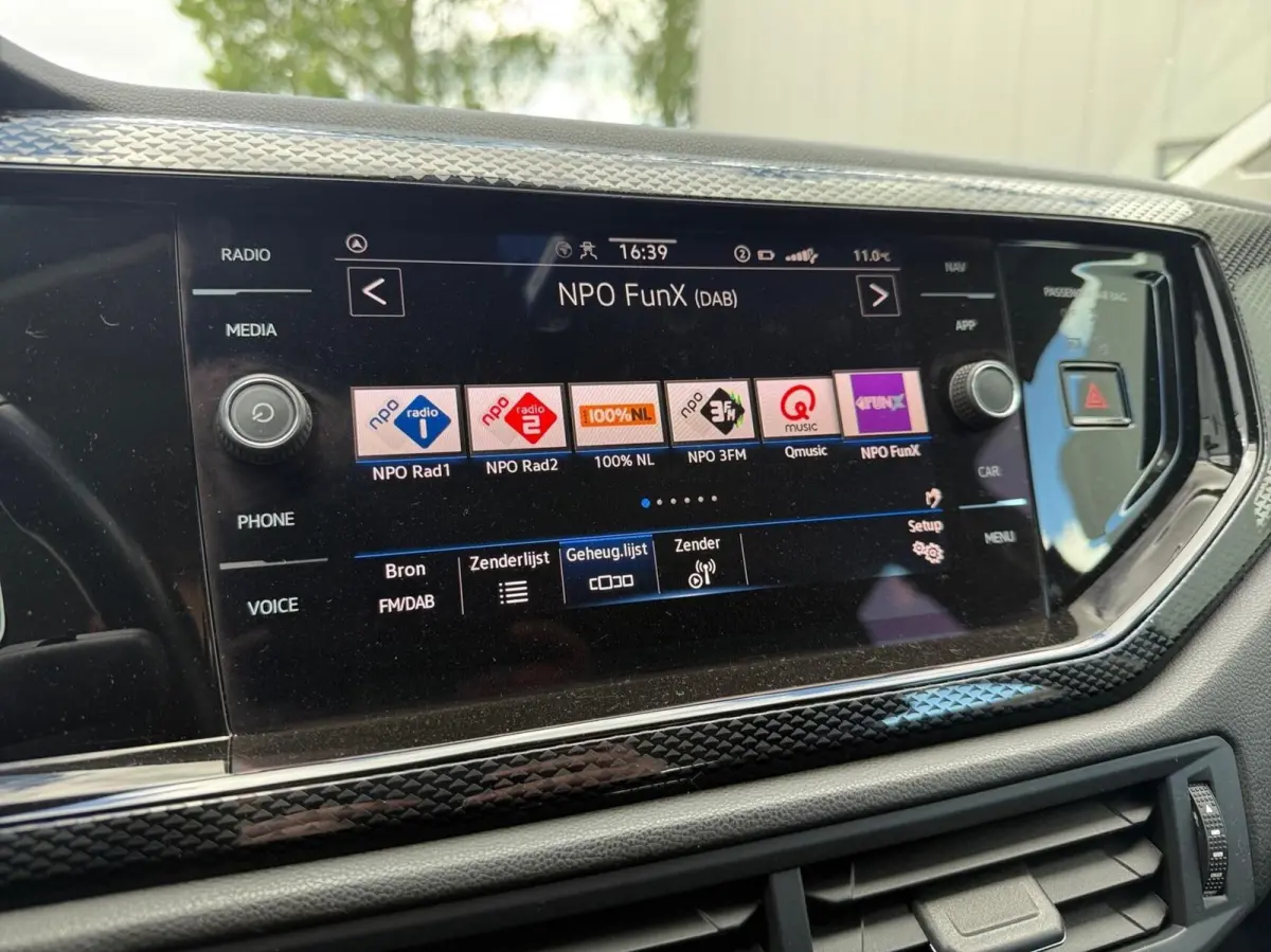 1.0 TSI R-Line*PDC*Apple Carplay*CC*DAB*Lane Assist*Airco