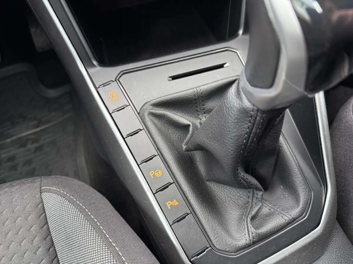 1.0 TSI R-Line*PDC*Apple Carplay*CC*DAB*Lane Assist*Airco