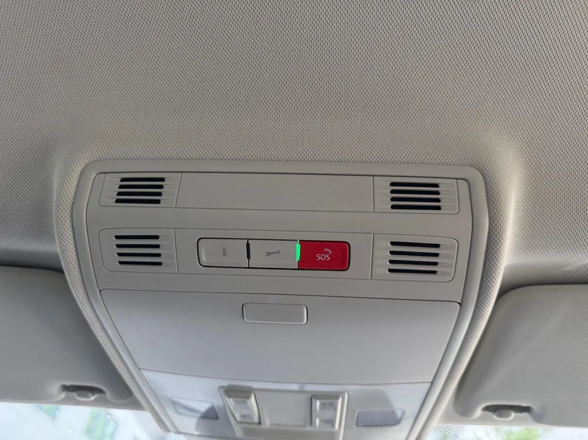 1.0 TSI R-Line*PDC*Apple Carplay*CC*DAB*Lane Assist*Airco