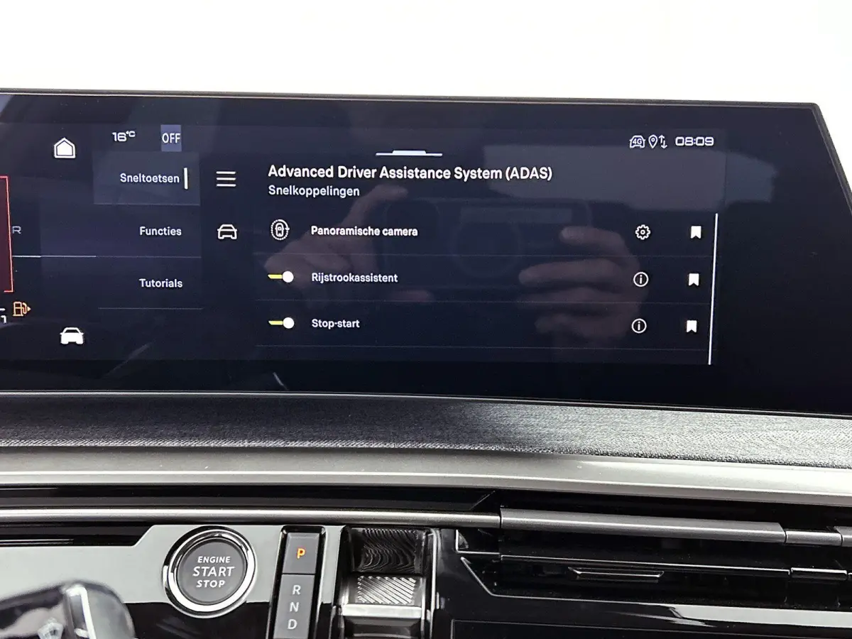 1.2 Hybrid Allure 145pk Automaat |  Navigatie | AGR Stoelen | Achteruitrij Camera | Verwarmbare Voorstoelen | Keyless Entry/Start | Apple Carplay/Android Auto |