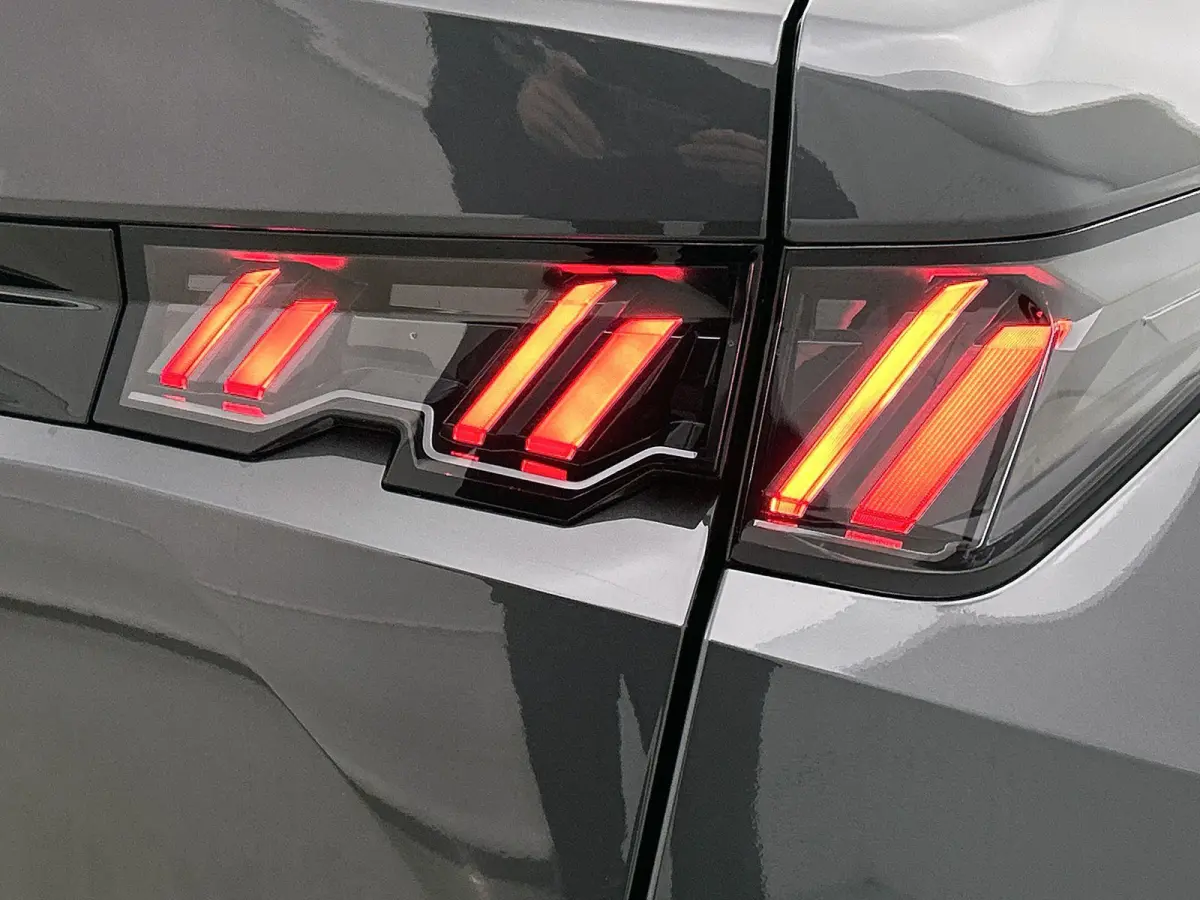 1.2 Hybrid Allure 145pk Automaat |  Navigatie | AGR Stoelen | Achteruitrij Camera | Verwarmbare Voorstoelen | Keyless Entry/Start | Apple Carplay/Android Auto |