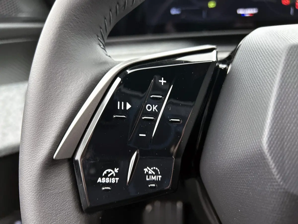 1.2 Hybrid Allure 145pk Automaat |  Navigatie | AGR Stoelen | Achteruitrij Camera | Verwarmbare Voorstoelen | Keyless Entry/Start | Apple Carplay/Android Auto |