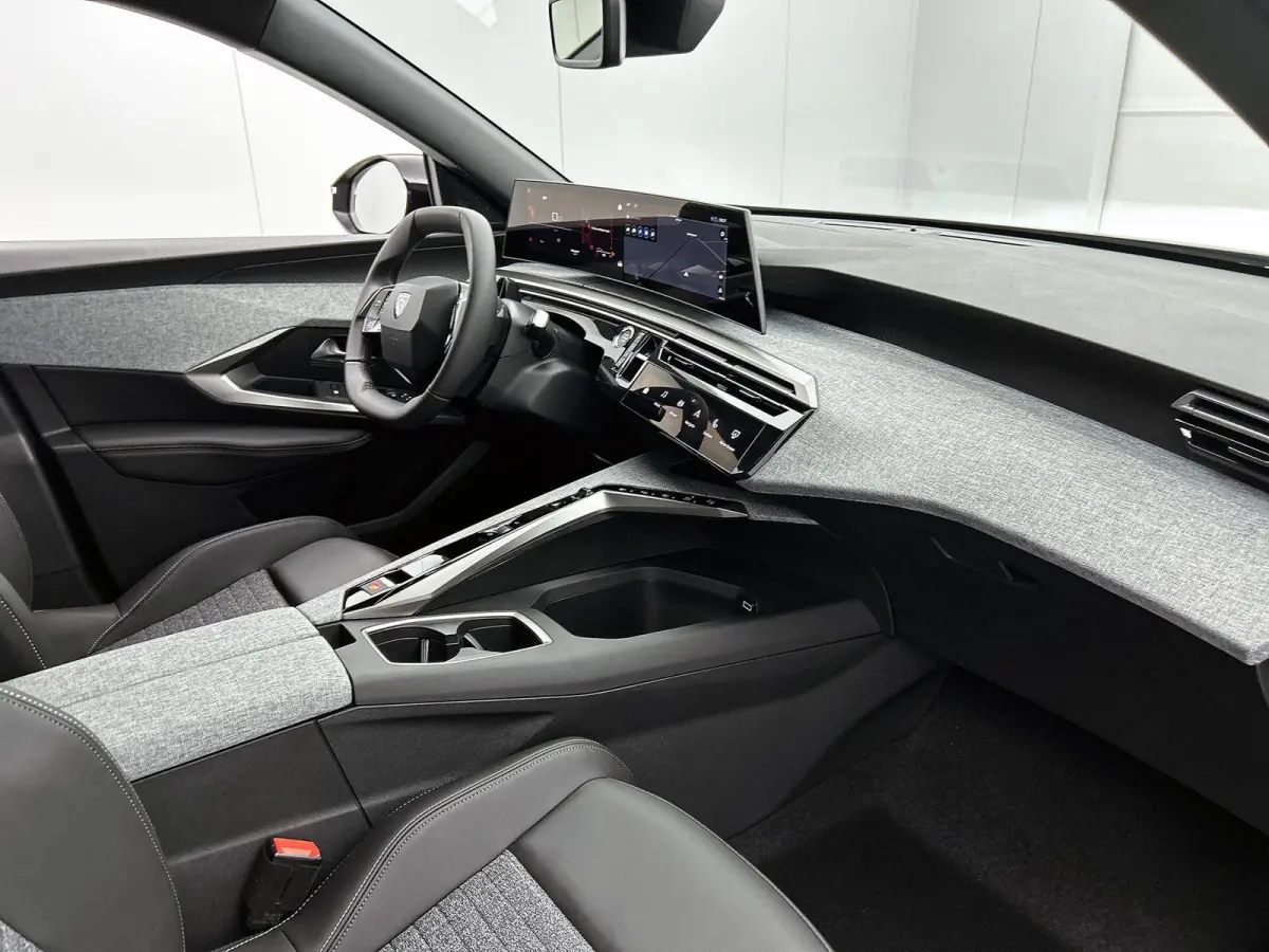 1.2 Hybrid Allure 145pk Automaat |  Navigatie | AGR Stoelen | Achteruitrij Camera | Verwarmbare Voorstoelen | Keyless Entry/Start | Apple Carplay/Android Auto |