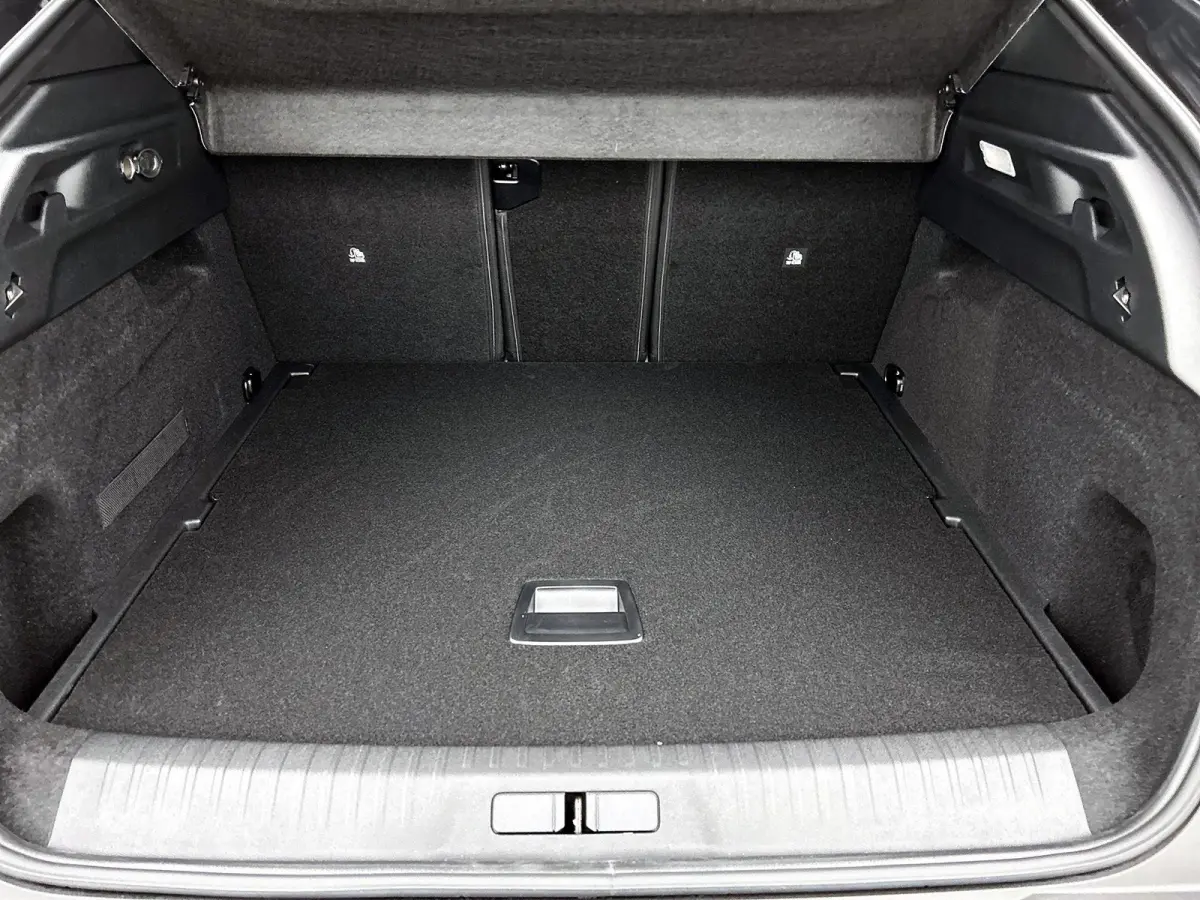 1.2 Hybrid Allure 145pk Automaat |  Navigatie | AGR Stoelen | Achteruitrij Camera | Verwarmbare Voorstoelen | Keyless Entry/Start | Apple Carplay/Android Auto |