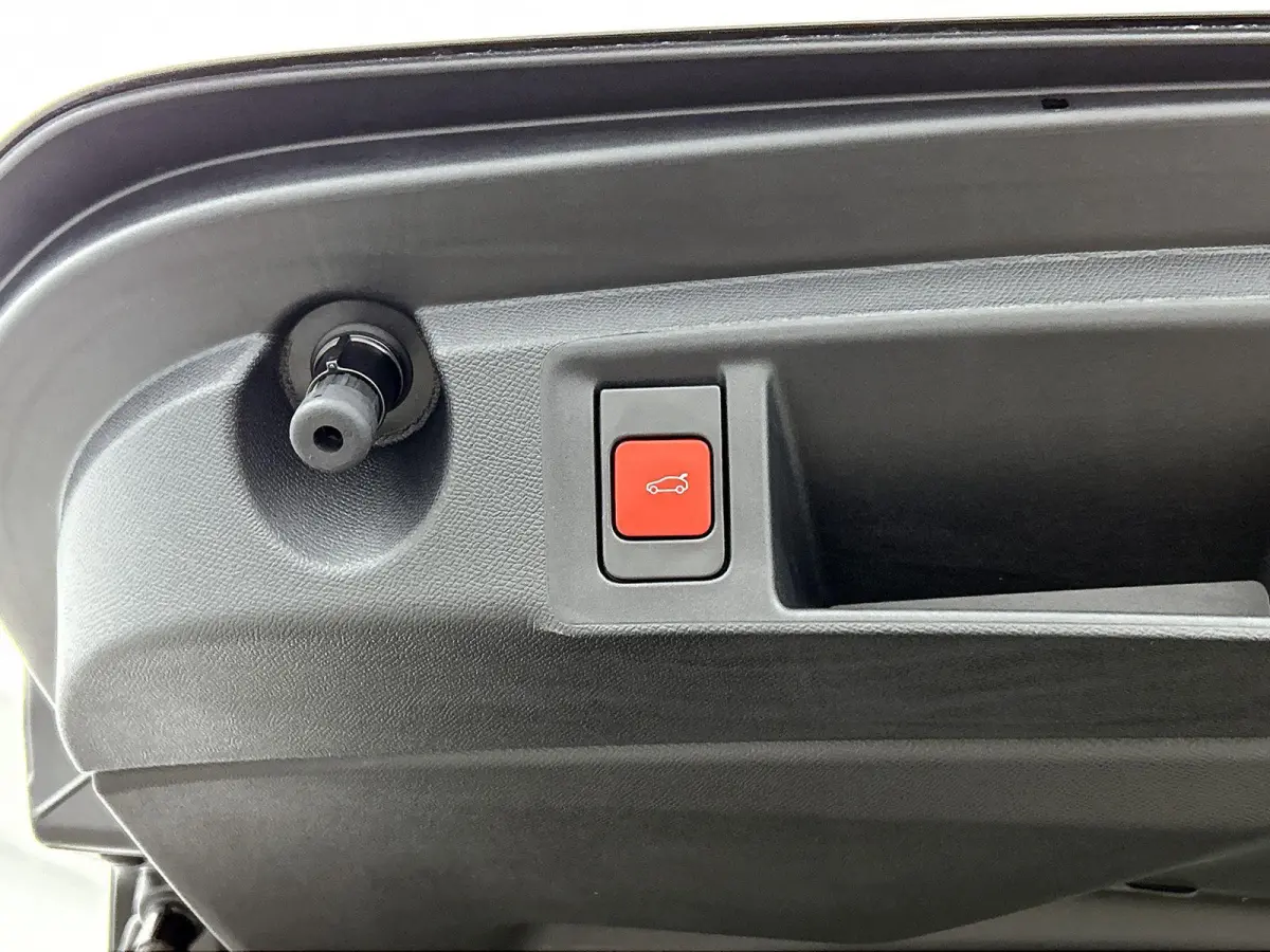 1.6 Plug-in Hybrid GT 195pk Automaat | Alcantara-pakket | 360 Vision & Drive Assist Plus Pack SW | On board charger 7,4 kW | Matrix-LED | 18"LMV |