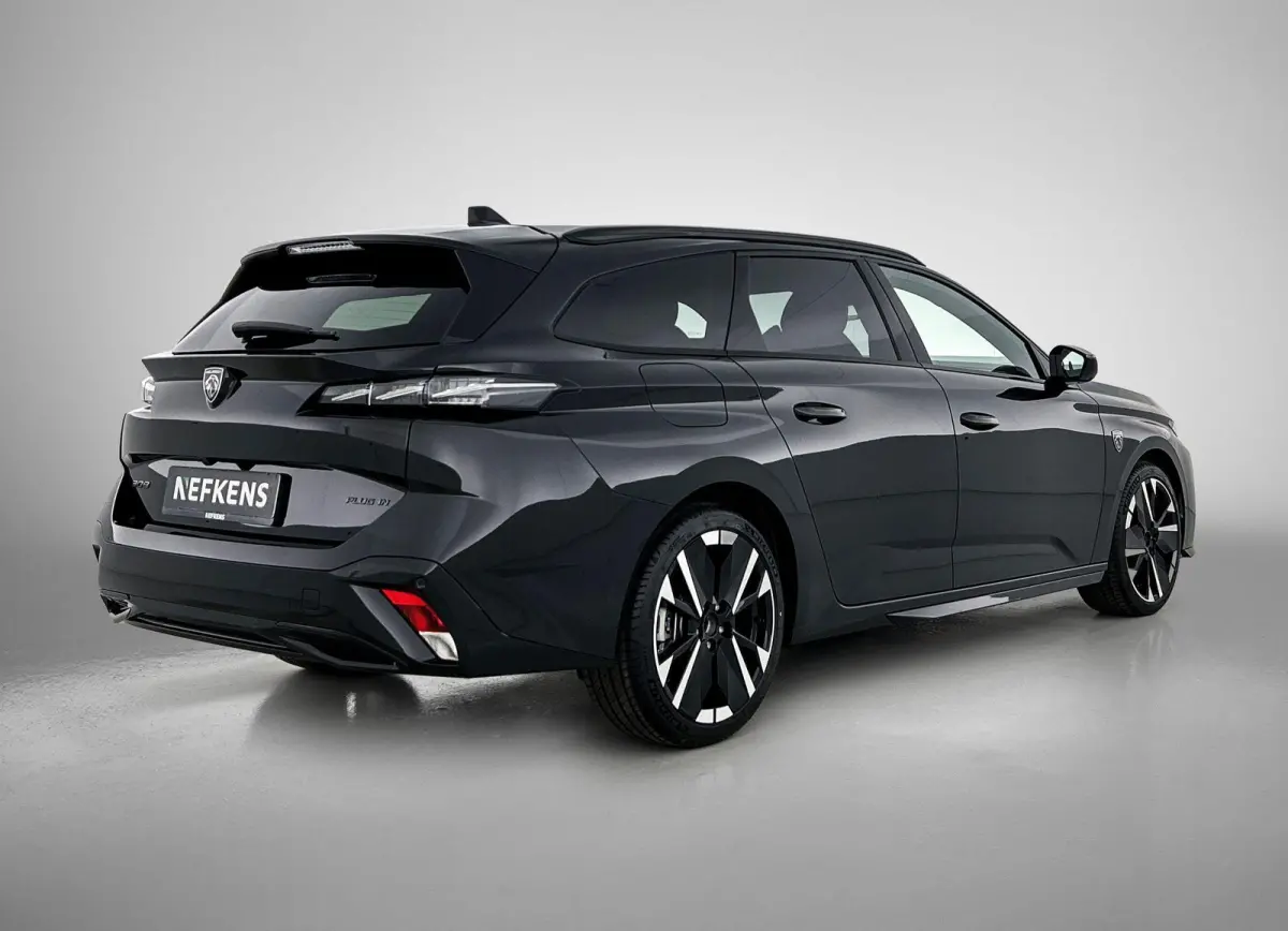1.6 Plug-in Hybrid GT 195pk Automaat | Alcantara-pakket | 360 Vision & Drive Assist Plus Pack SW | On board charger 7,4 kW | Matrix-LED | 18"LMV |