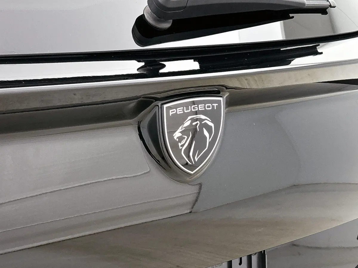 1.6 Plug-in Hybrid GT 195pk Automaat | Alcantara-pakket | 360 Vision & Drive Assist Plus Pack SW | On board charger 7,4 kW | Matrix-LED | 18"LMV |