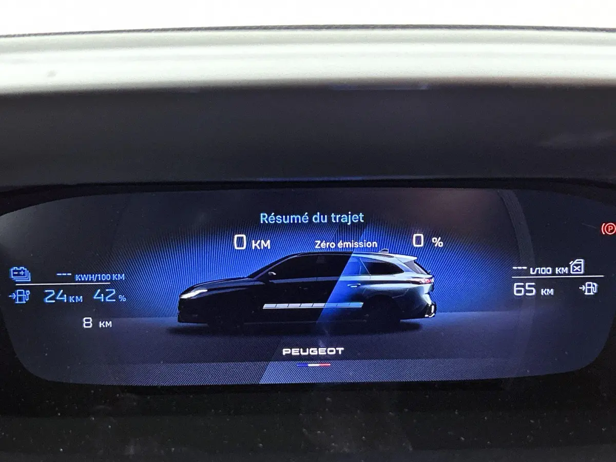 1.6 Plug-in Hybrid GT 195pk Automaat | Alcantara-pakket | 360 Vision & Drive Assist Plus Pack SW | On board charger 7,4 kW | Matrix-LED | 18"LMV |