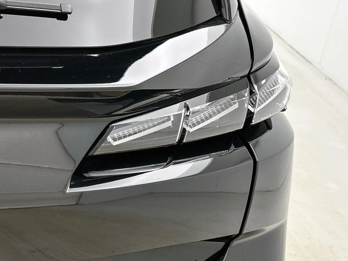 1.6 Plug-in Hybrid GT 195pk Automaat | Alcantara-pakket | 360 Vision & Drive Assist Plus Pack SW | On board charger 7,4 kW | Matrix-LED | 18"LMV |