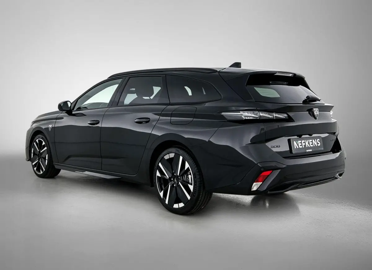 1.6 Plug-in Hybrid GT 195pk Automaat | Alcantara-pakket | 360 Vision & Drive Assist Plus Pack SW | On board charger 7,4 kW | Matrix-LED | 18"LMV |