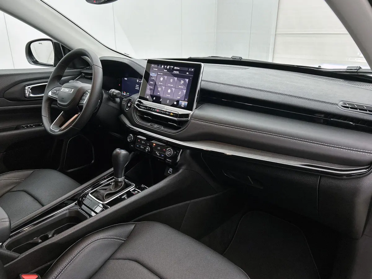 1.5T e-Hybrid Summit 130pk Automaat | Stoelen-pakket | Navigatie via CarPlay Andoird Auto | Adaptieve Cruise Control | 19"LMV | LED | Camera | Leder |