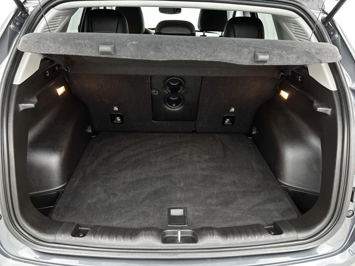 1.5T e-Hybrid Summit 130pk Automaat | Stoelen-pakket | Navigatie via CarPlay Andoird Auto | Adaptieve Cruise Control | 19"LMV | LED | Camera | Leder |