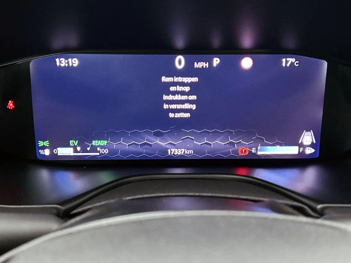 1.5T e-Hybrid Summit 130pk Automaat | Stoelen-pakket | Navigatie via CarPlay Andoird Auto | Adaptieve Cruise Control | 19"LMV | LED | Camera | Leder |
