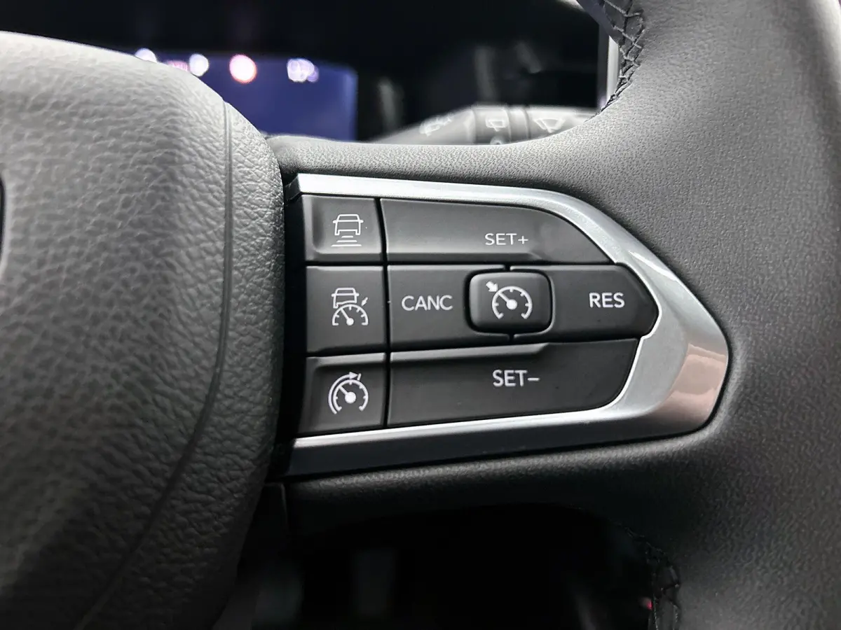 1.5T e-Hybrid Summit 130pk Automaat | Stoelen-pakket | Navigatie via CarPlay Andoird Auto | Adaptieve Cruise Control | 19"LMV | LED | Camera | Leder |