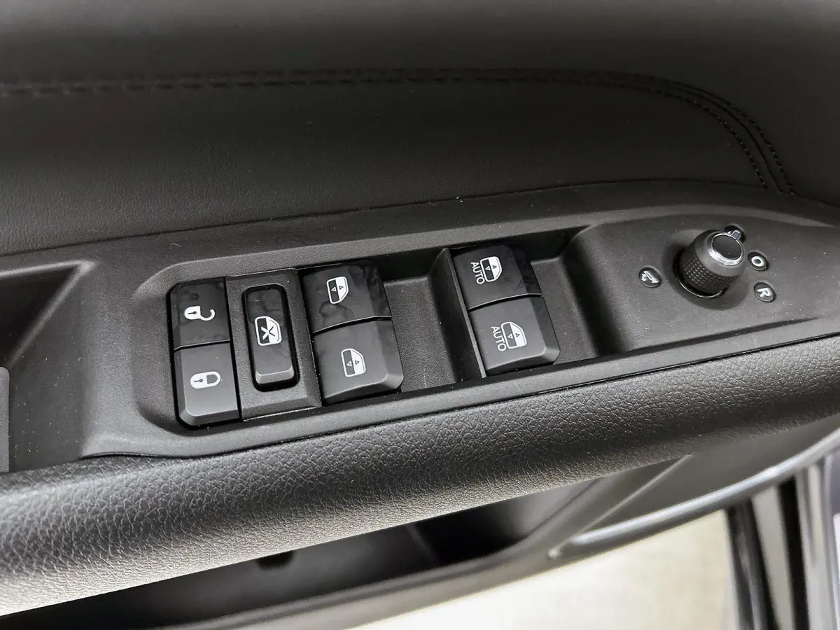 1.5T e-Hybrid Summit 130pk Automaat | Stoelen-pakket | Navigatie via CarPlay Andoird Auto | Adaptieve Cruise Control | 19"LMV | LED | Camera | Leder |