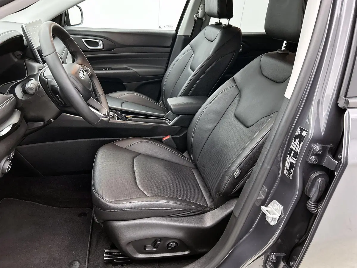 1.5T e-Hybrid Summit 130pk Automaat | Stoelen-pakket | Navigatie via CarPlay Andoird Auto | Adaptieve Cruise Control | 19"LMV | LED | Camera | Leder |