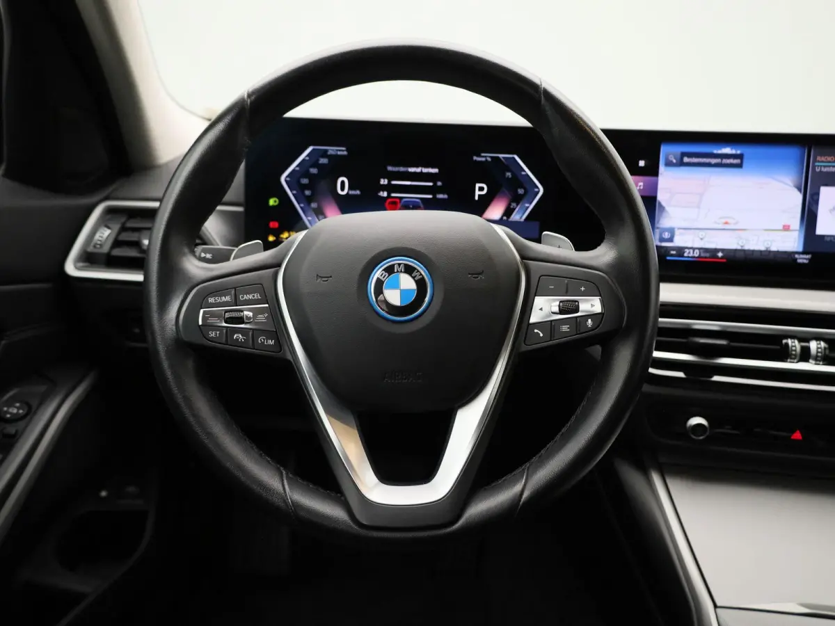 320e | ACHTERUITRIJCAMERA | APPLE CARPLAY - ANDROID AUTO | ELEKTRISCHE KOFFERKLEP | TREKHAAK | NAVIGATIE |