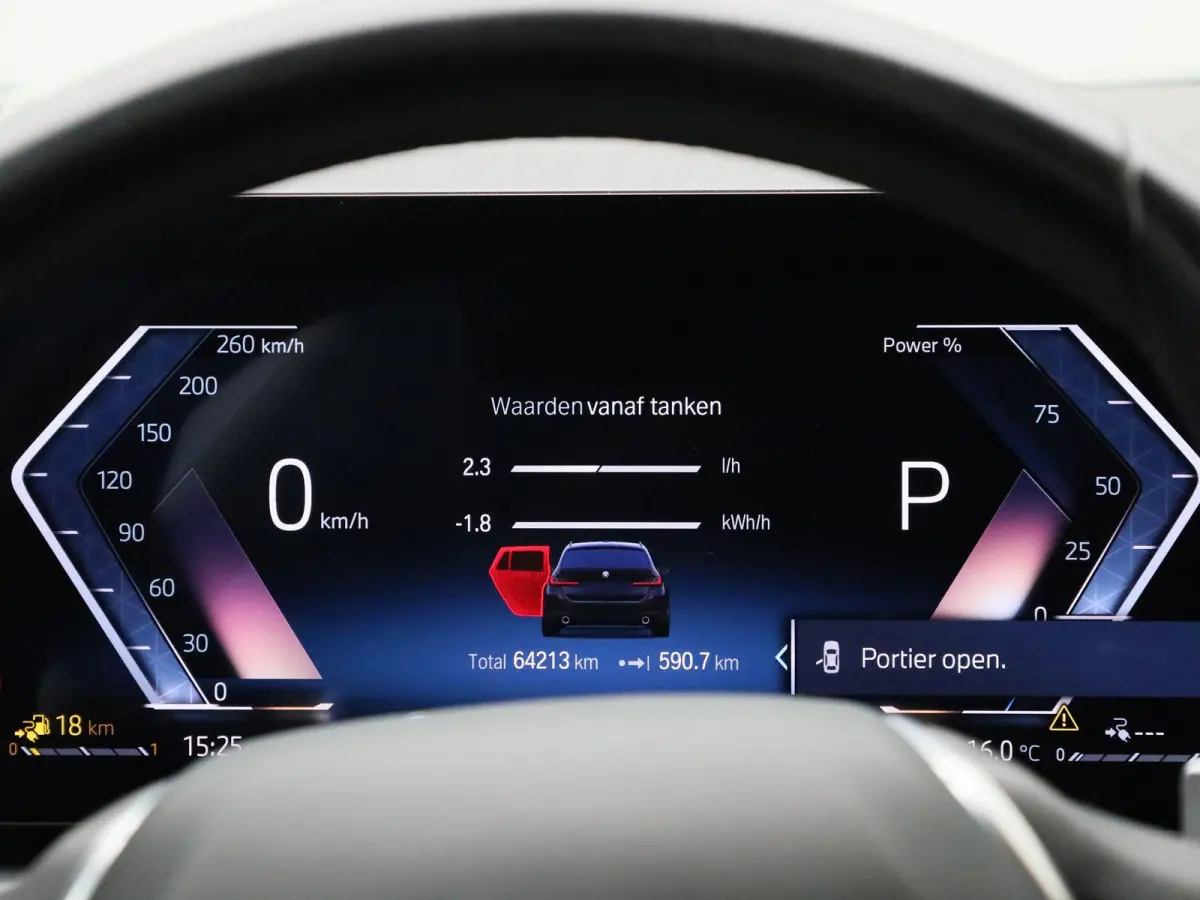 320e | ACHTERUITRIJCAMERA | APPLE CARPLAY - ANDROID AUTO | ELEKTRISCHE KOFFERKLEP | TREKHAAK | NAVIGATIE |