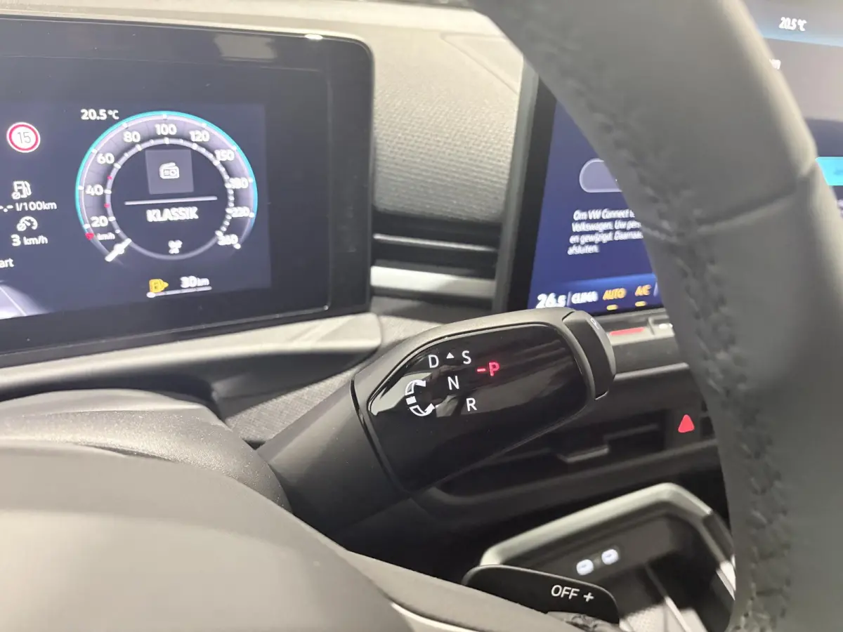 1.5 eTsi Life First Edition 116 PK Automaat | Keyless access | 18" Lichtmetalen velgen | LED koplampen | Apple Carplay | Camera | Android Auto | Climate control | Stoelverwarming | Adaptive 
