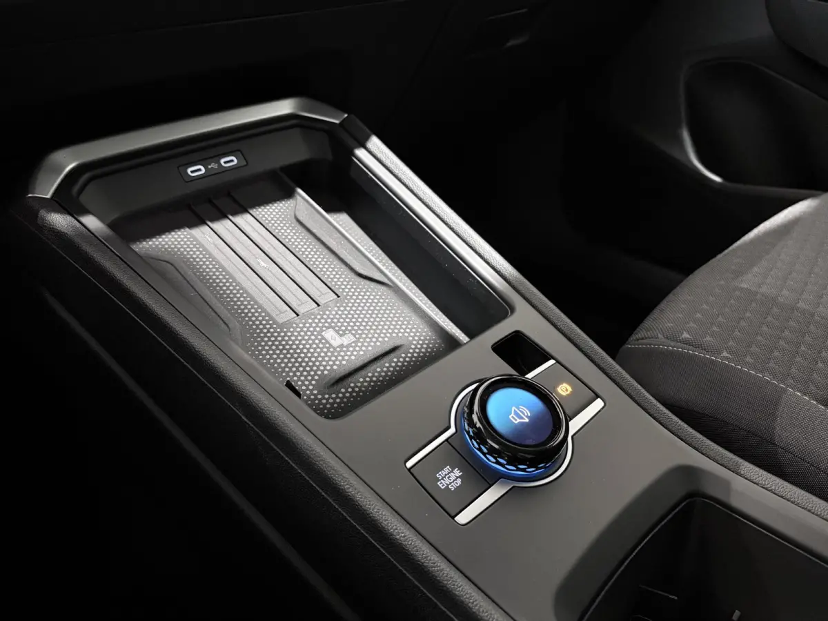 1.5 eTsi Life First Edition 116 PK Automaat | Keyless access | 18" Lichtmetalen velgen | LED koplampen | Apple Carplay | Camera | Android Auto | Climate control | Stoelverwarming | Adaptive 